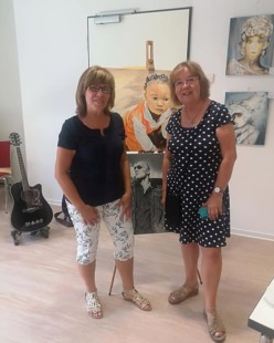 Birgit Stuke mit Katrin Stute